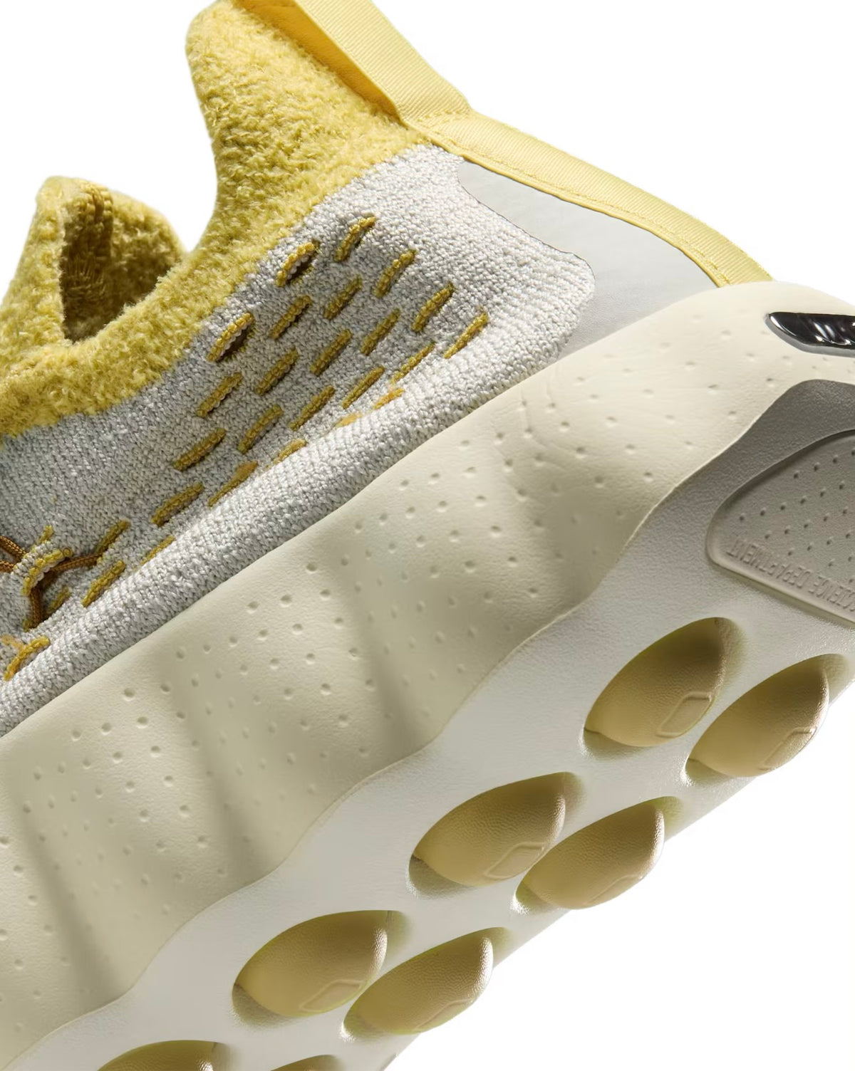 Nike Mind 002 Flyknit “Light Bone”