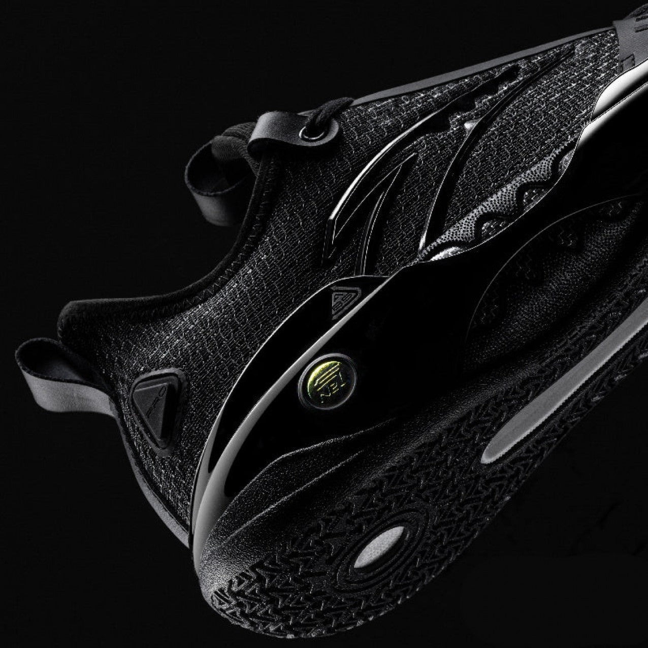 ANTA Shock Wave 5 Pro “Black Knight”