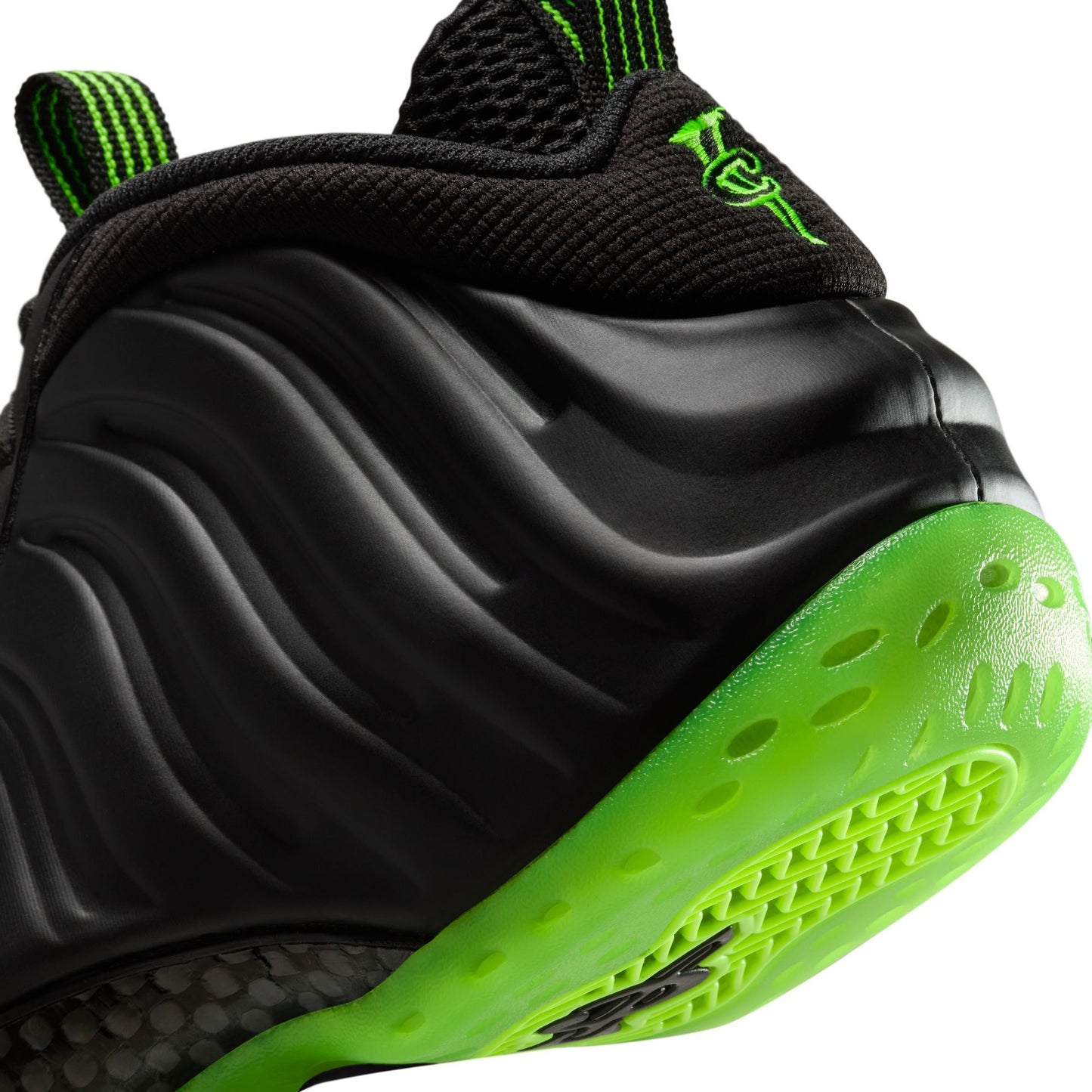 Nike Air Foamposite “Black Volt”