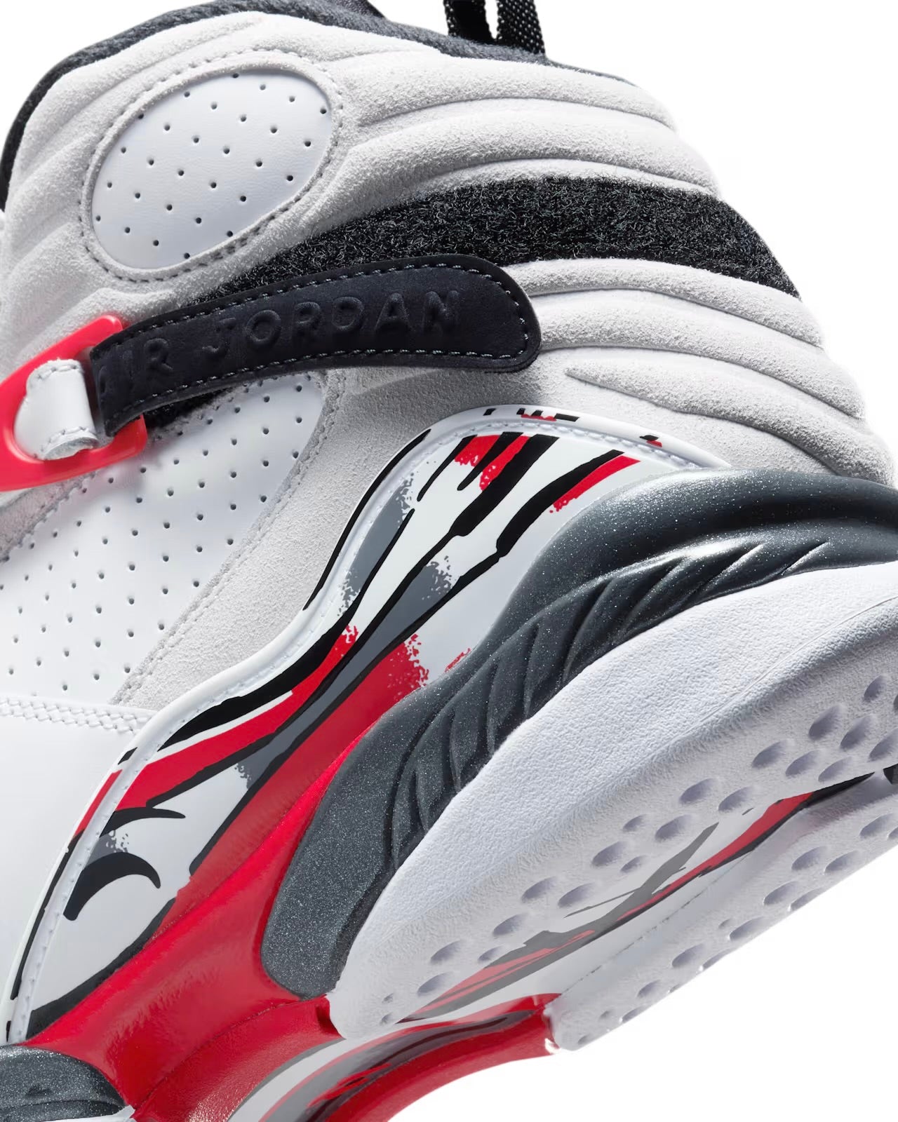 Jordan 8 Retro “Bugs Bunny”