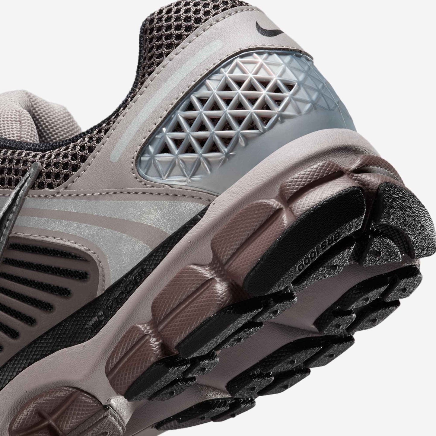 Nike Zoom Vomero 5 “Cave Stone”