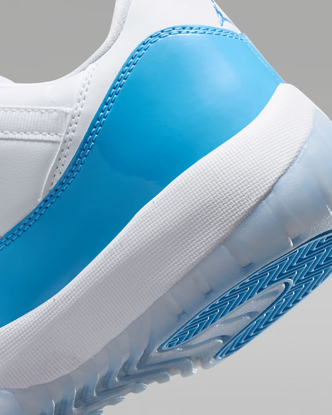 Jordan 11 Retro Low “University Blue”