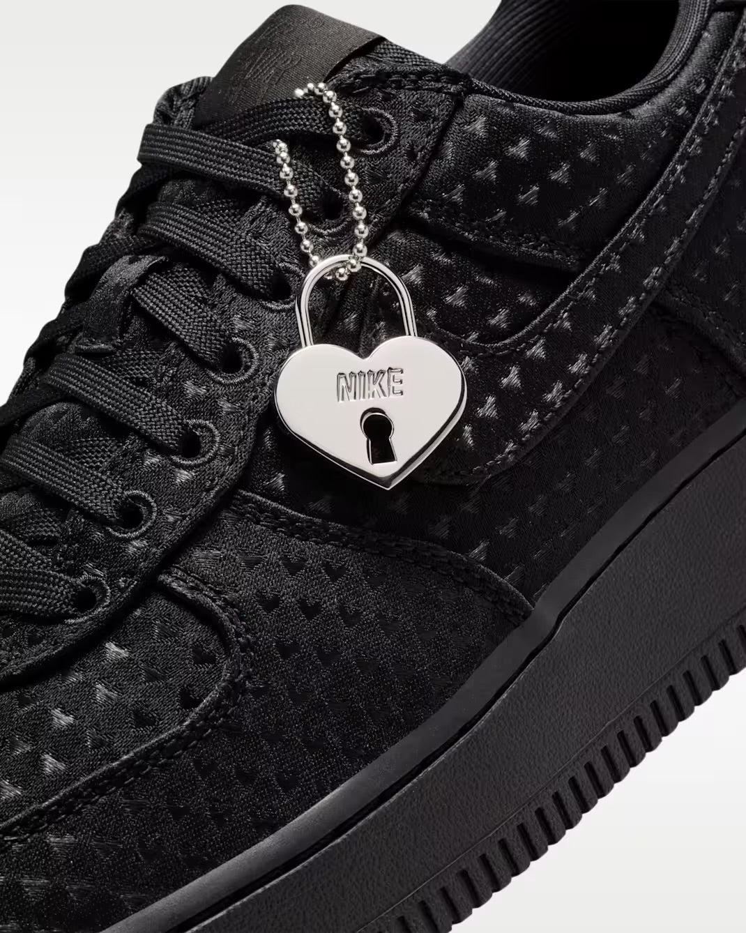 Nike Air Force 1 '07 SE “Valentine's Day”