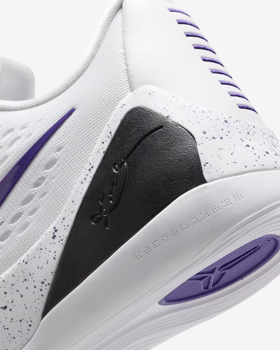 Nike Kobe 9 Elite Low EM Protro “White”