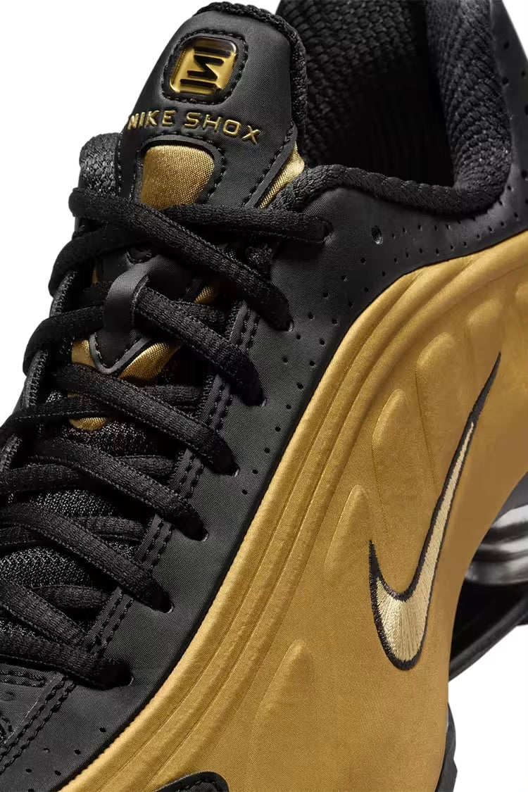 Nike Air Shox R4 “Metallic Gold”