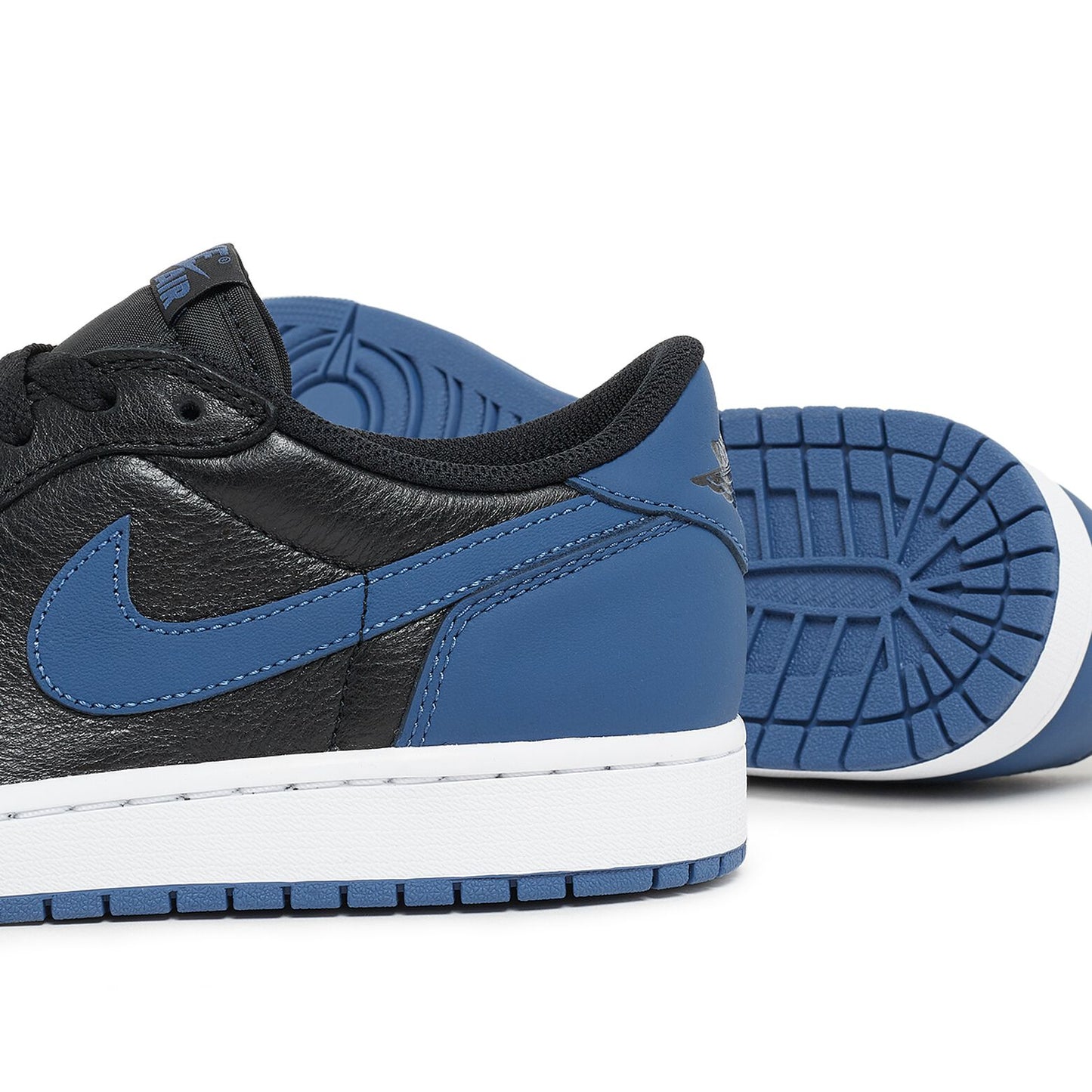 Jordan 1 Low Retro OG “Mystic Navy”