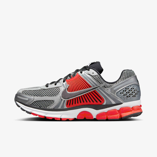 Nike Vomero 5 "Metallic Silver"