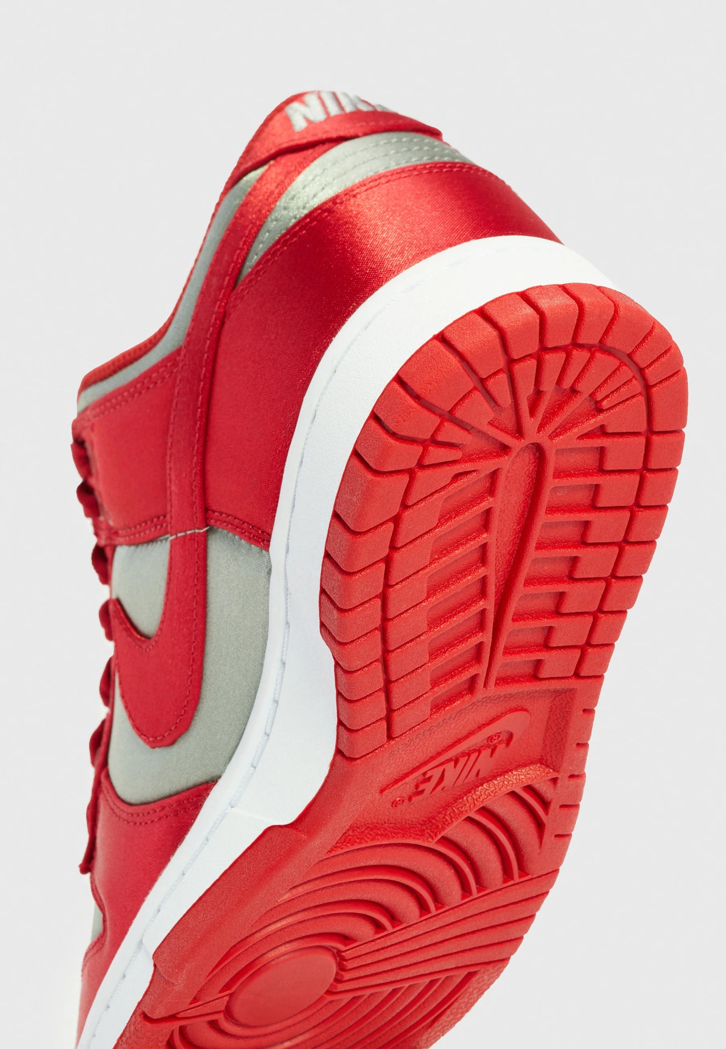 Nike Dunk Low ESS SNKR “Satin UNLV”