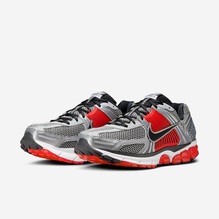 Nike Vomero 5 "Metallic Silver"