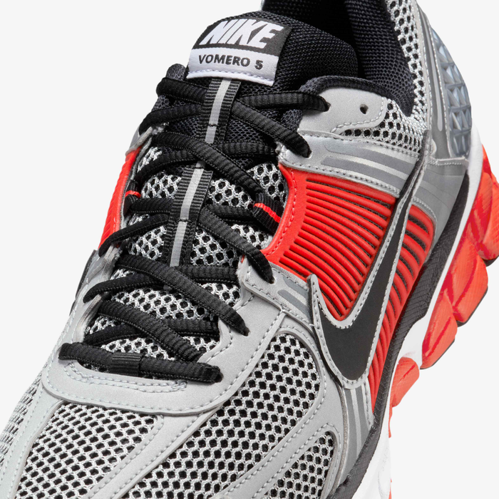 Nike Vomero 5 "Metallic Silver"