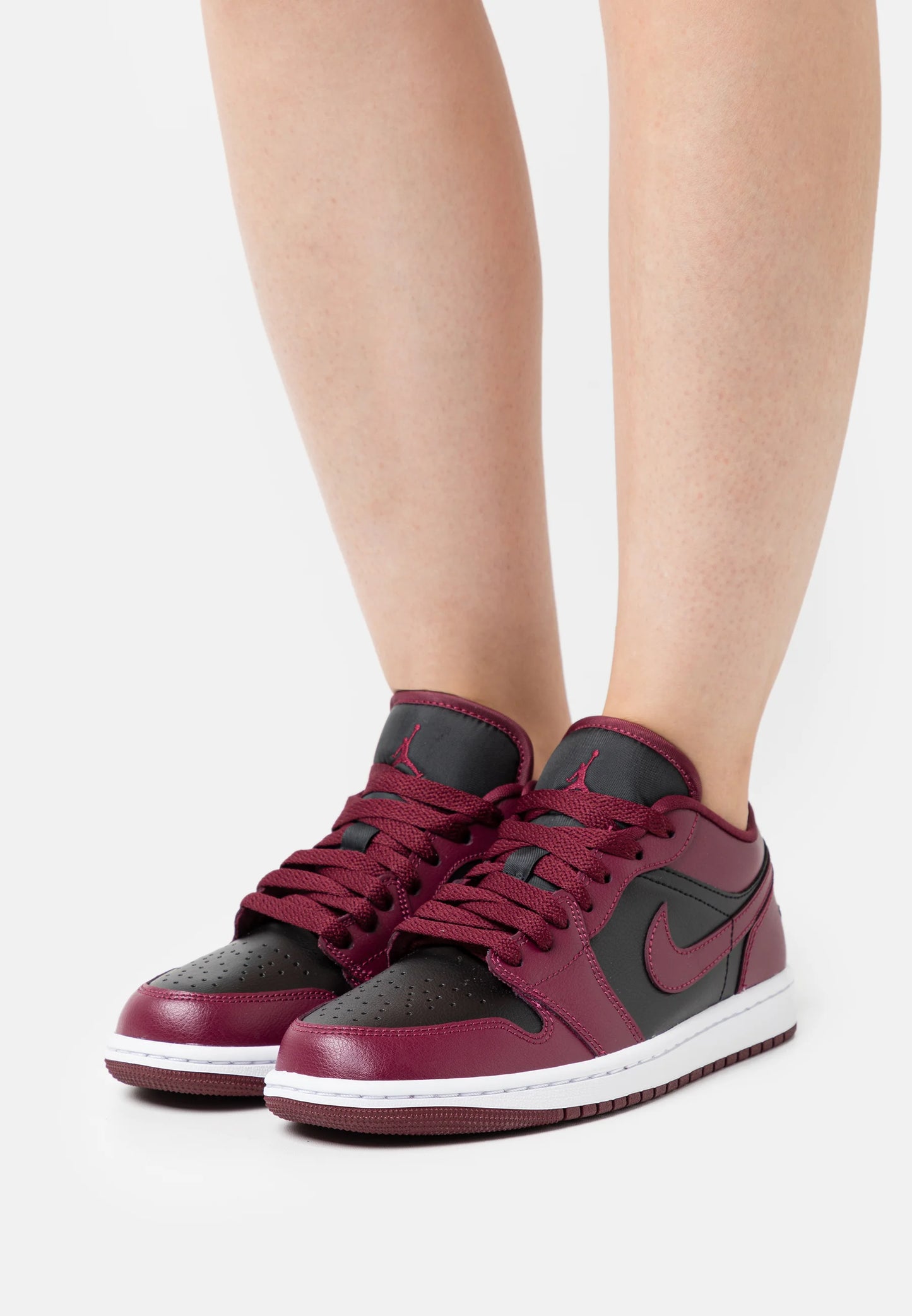 Jordan 1 Low “Cherrywood”