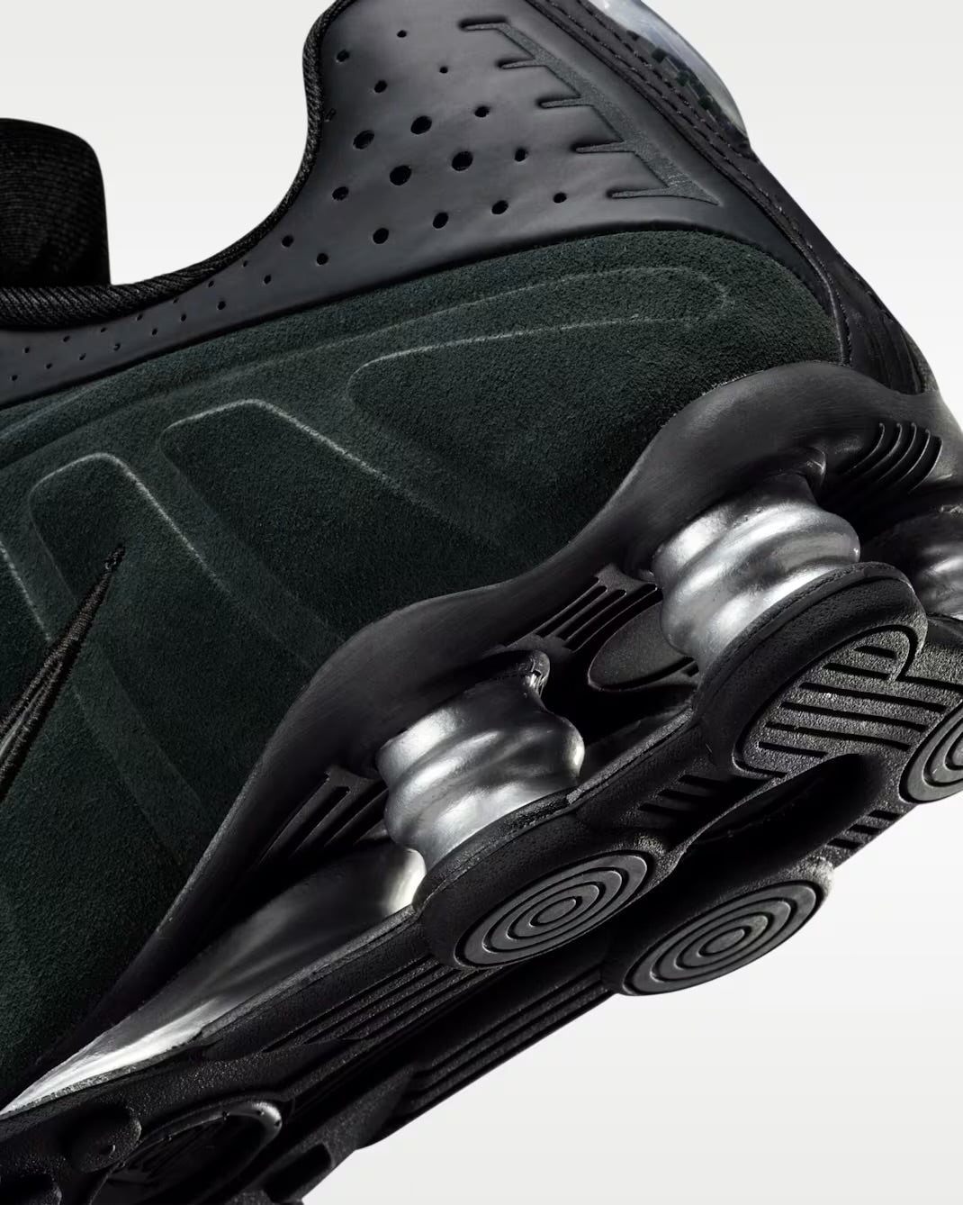 Nike Shox R4 “Black Suede”