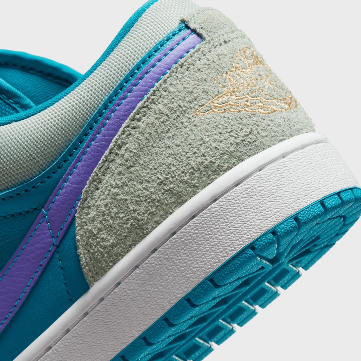 Jordan 1 Low SE “Aquatone”