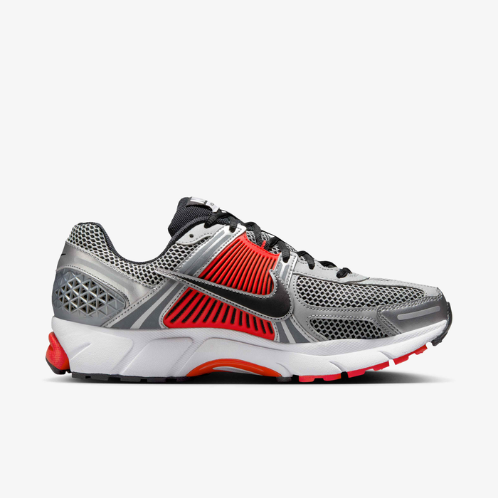 Nike Vomero 5 "Metallic Silver"