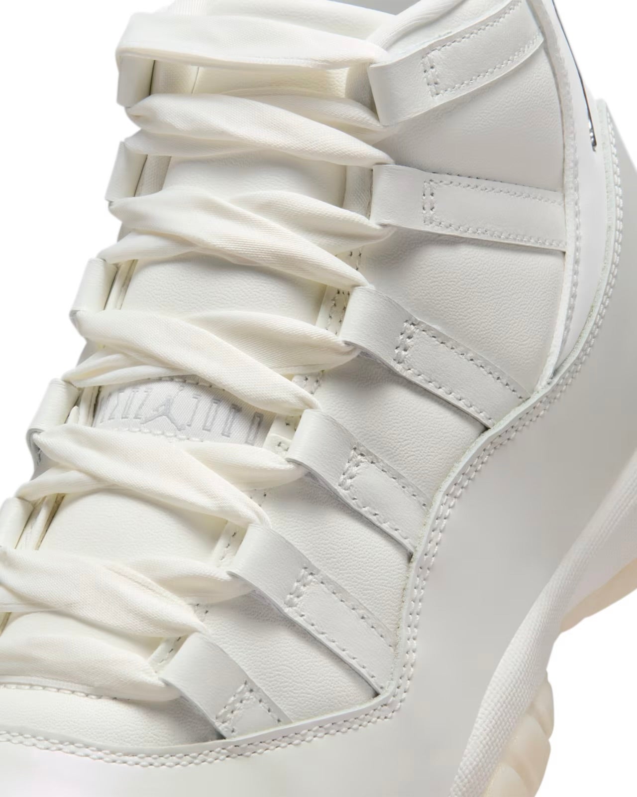 Jordan 11 Retro “Pearl”