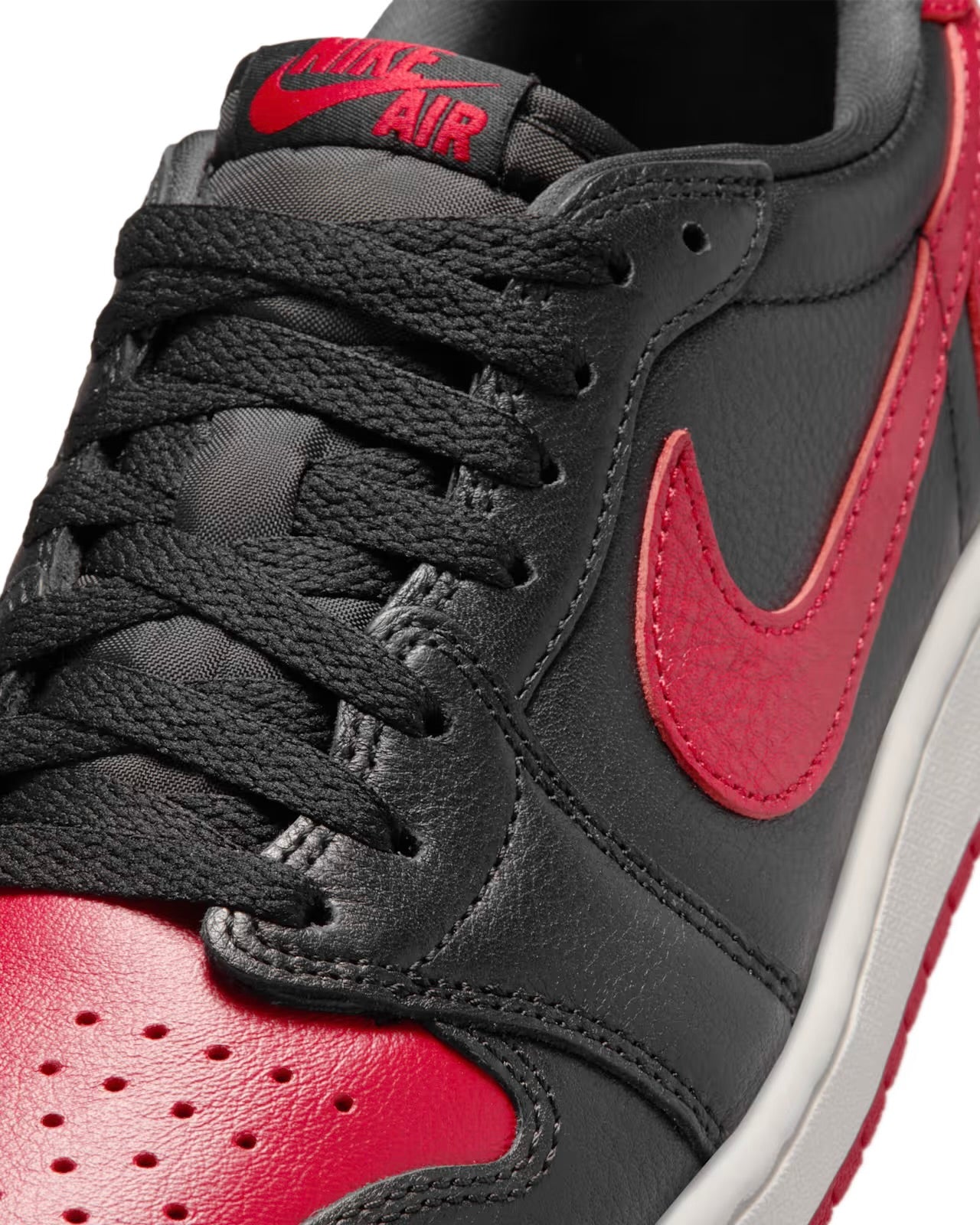 Jordan 1 Retro Low OG "Banned"