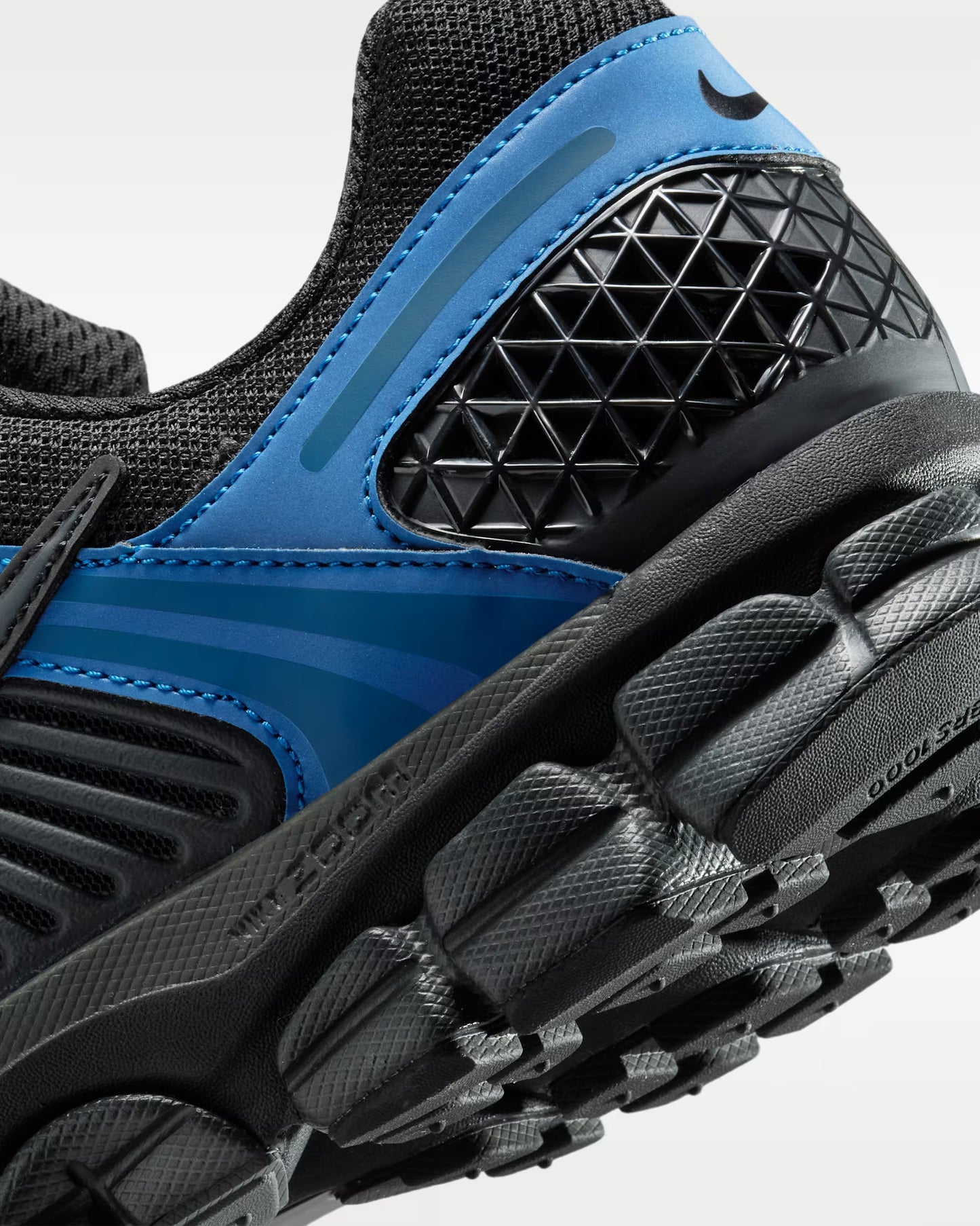 Nike Zoom Vomero 5 SE “Court Blue”