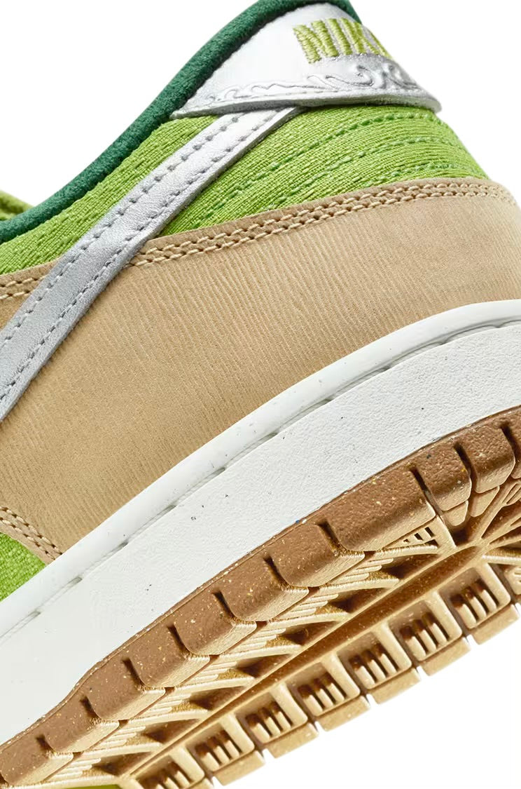 Nike SB Dunk Low “Escargot”