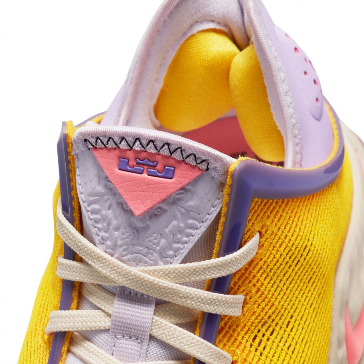 Nike LeBron 19 Low “Mismatch”