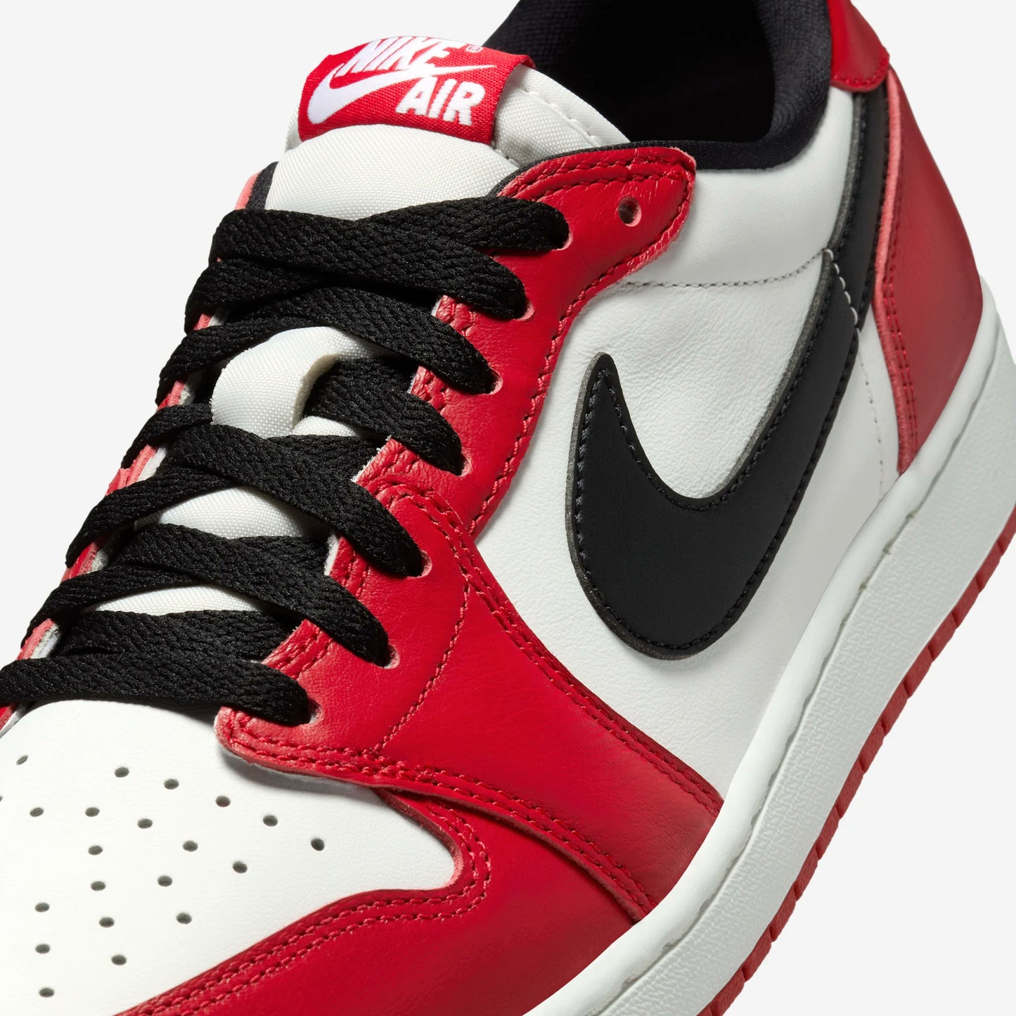 Jordan 1 Retro Low OG "Chicago"