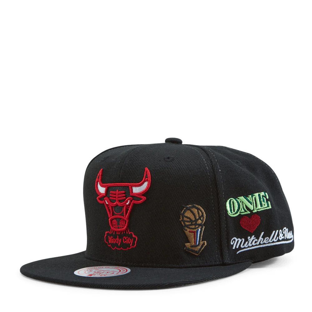 Mitchell & Ness NBA Bulls Hyperlocal Snapback