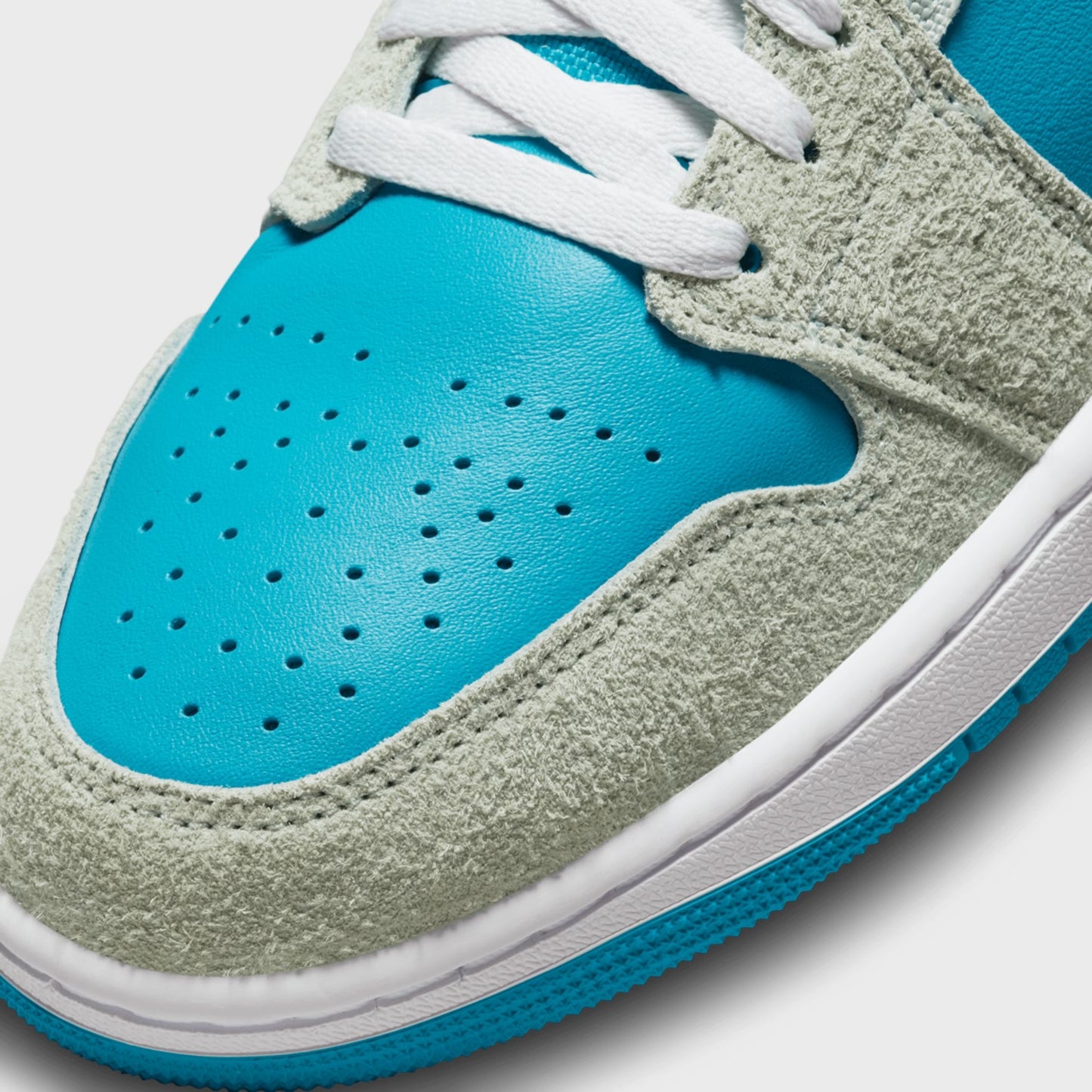 Jordan 1 Low SE “Aquatone”
