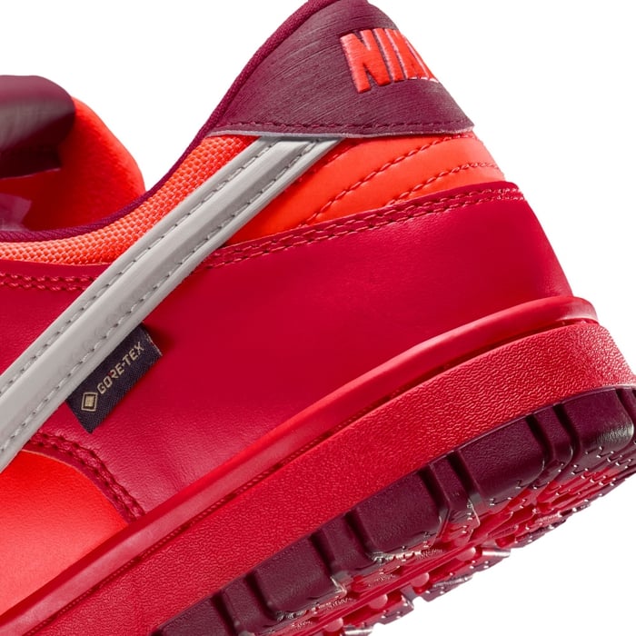 Nike x Gore-tex Dunk Low “Red Crush”