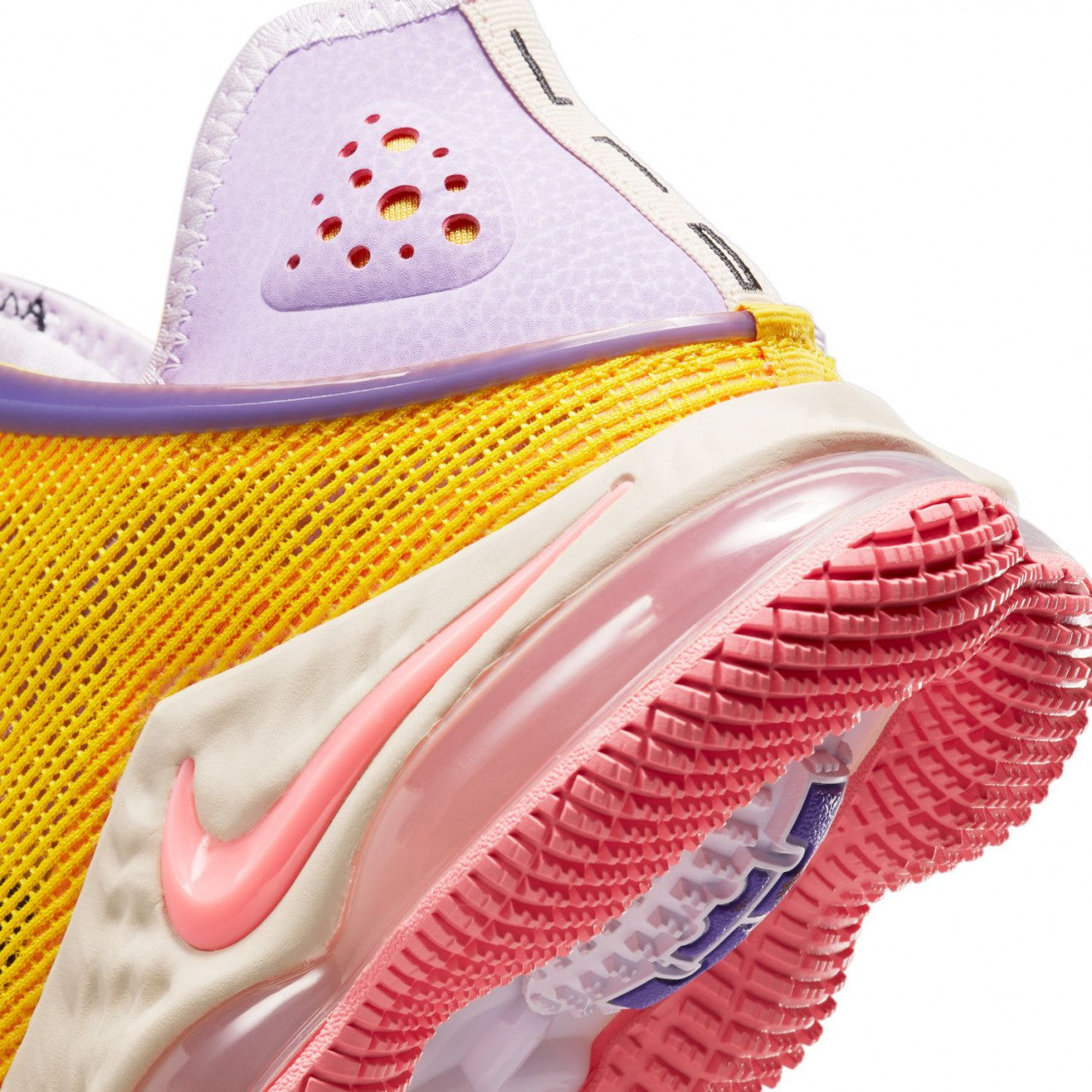 Nike LeBron 19 Low “Mismatch”