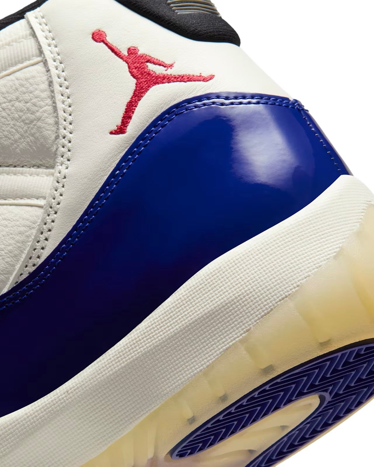 Jordan 11 Retro OG “Rare Air”