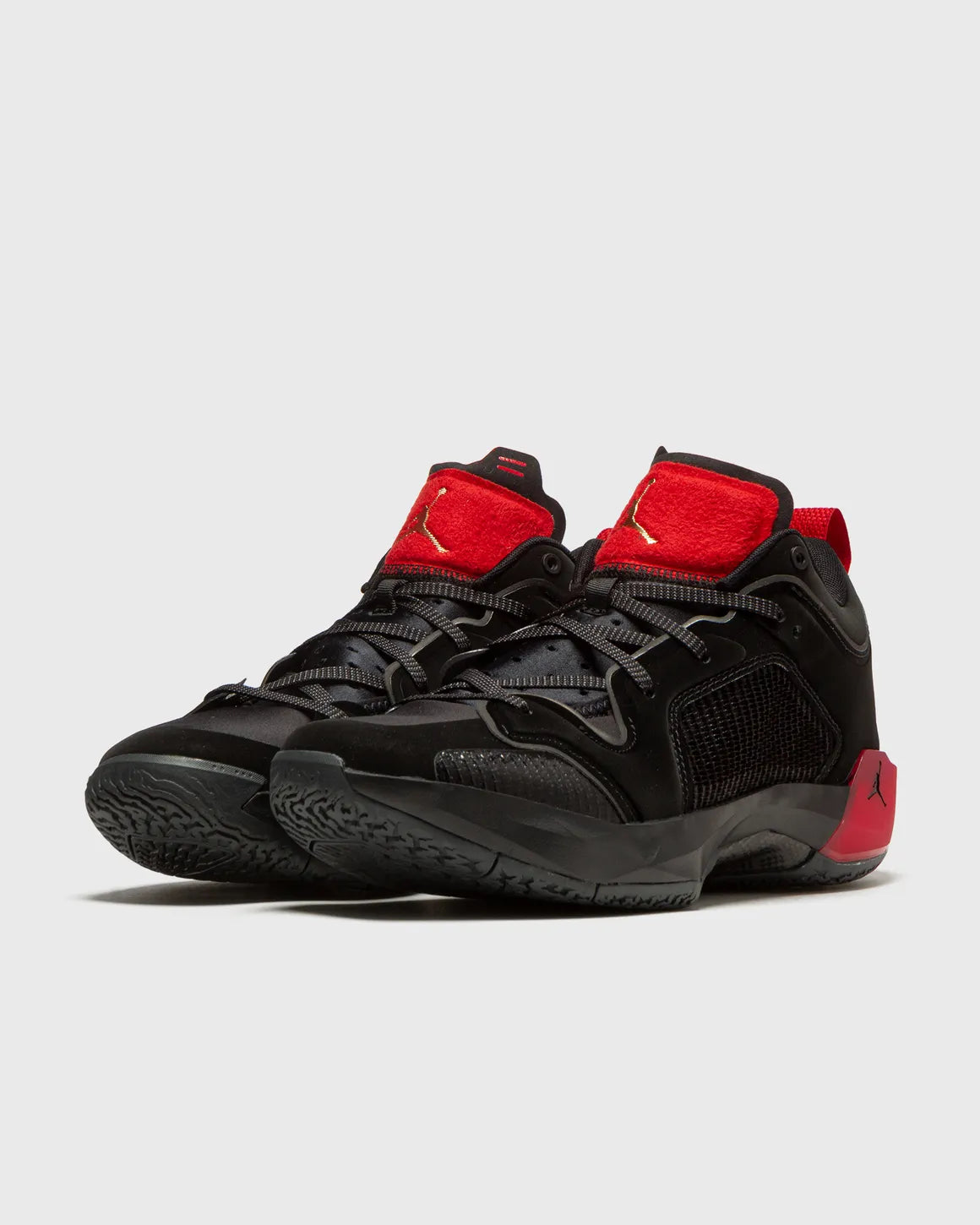 Jordan XXXVII Low “Bred”