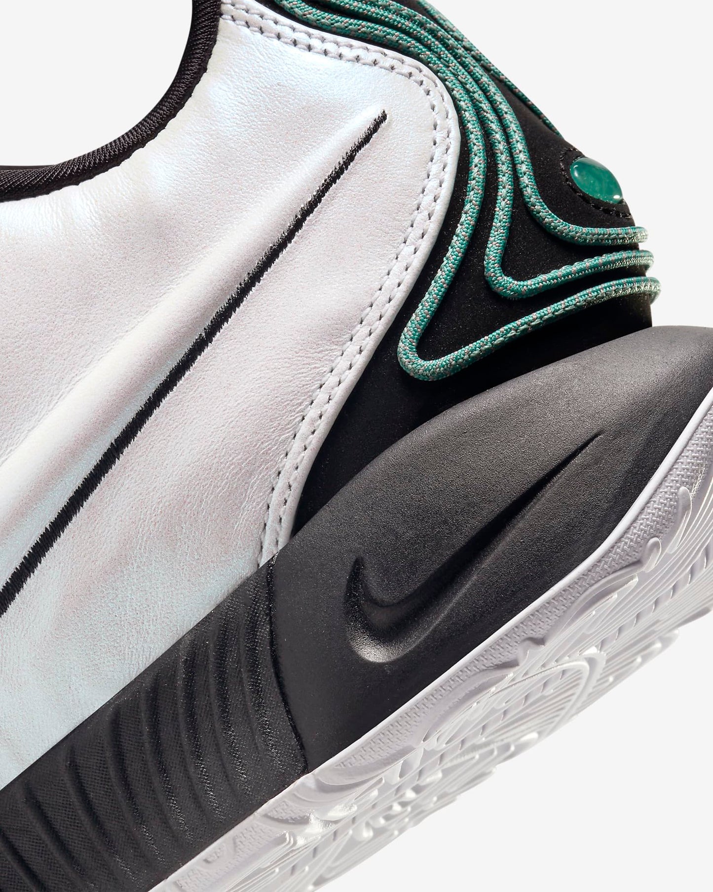 Nike LeBron 21 “Conchiolin”
