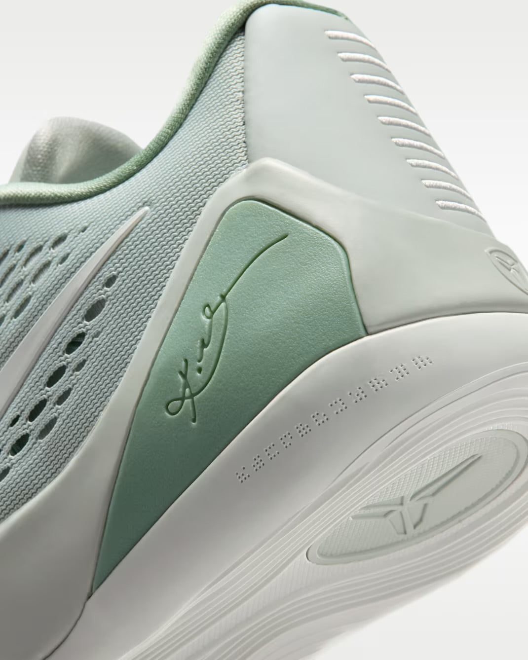 Nike Kobe 9 Elite Low EM Protro “Steam”